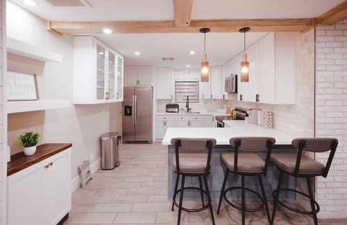 Lehi House | THE BONANZA 🏡♥️ Fully renovated Beautiful house in mesa with a casita Sleeps 10