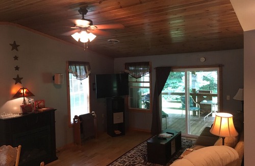 Ray Villa | THE BOONDOCKS @ THE CUT IN THE HILL CHALETS