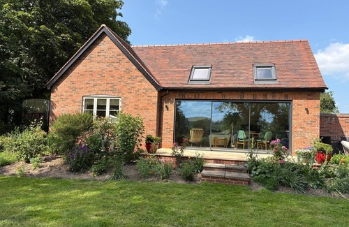 Callow Hill Cottage | The Bower, Warwickshire, a stylish inviting 2 bedroom cottage set within 5 acres