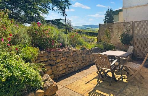 Old Cleeve House | The Bramleys Old Cleeve