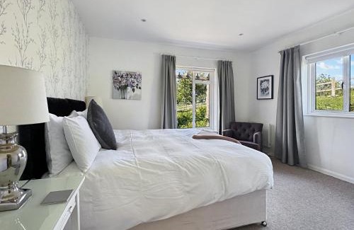 Old Cleeve House | The Bramleys Old Cleeve