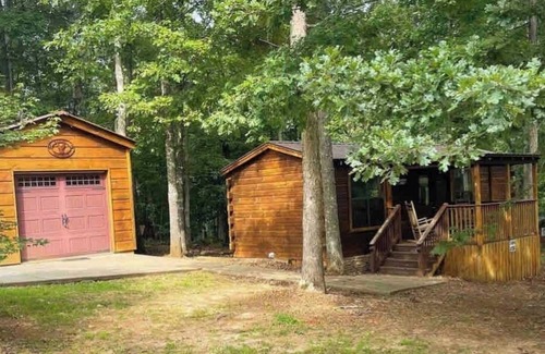 Blairsville Cabin | The Breakaway - Hot tub and fire pit