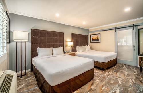 Northwest Anaheim Hotel | The Buena Park Hotel & Suites
