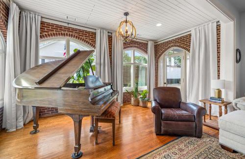 Buford House | The Buford Manor