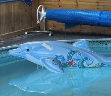 Lechlade House | The Bullpen Cotswolds Farm Stay With Pool