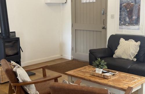 Lechlade House | The Bullpen Cotswolds Farm Stay With Pool