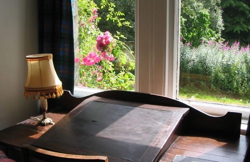 Biggar Cottage | The Butler's Cottage, Carmichael Country Cottages, near Biggar. Pets welcome.
