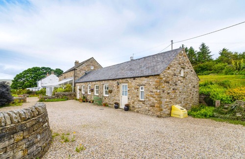 Lanehead Cottage | THE BYRE AT HIGH WATCH, with open fire in Wearhead