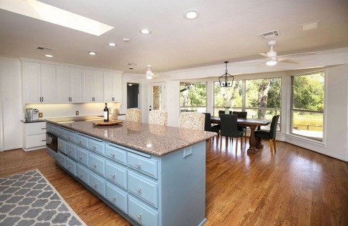 Waco House | *THE C5 RIVER HOUSE MINUTES FROM MAGNOLIA AND BAYLOR RIVER *