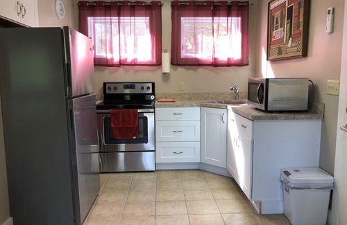 Salisbury Apartment | The Cabana, a Studio apt. w/private deck on Lake Dunmore w/beach. Generator.