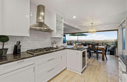 Mission Hills House | The California - On Top of San Diego in a Hot Tub