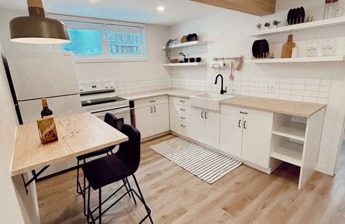 Fort St. John House | The California Suite