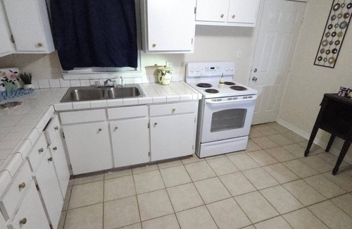 Mobile Bed & Breakfast | The Camelot House 3 Bedroom Home and Entertainment Loft