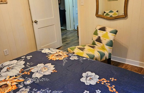 Mobile Bed & Breakfast | The Camelot House 3 Bedroom Home and Entertainment Loft