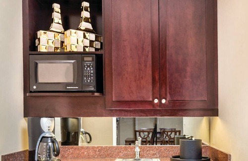 Downtown Seattle Resort | The Camlin Resort 2bdr Deluxe Twin