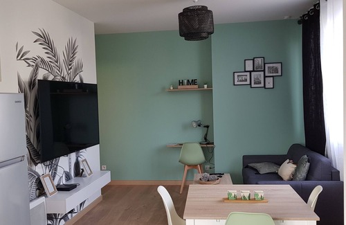 Chanteloup-les-Vignes Apartment | THE CAPTAIN'S LAIR