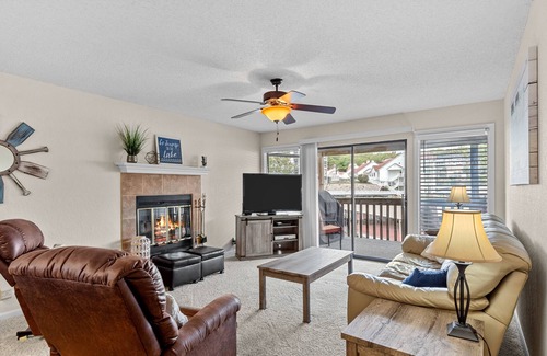 Lake Ozark Condo | The Captains Quarters in Ozark | JZ Vacation Rentals