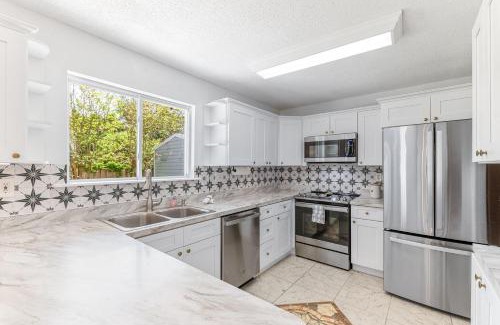 St. Augustine South House | The Captians Quarters - A Unique Family Experience, close to Downtown and Beaches