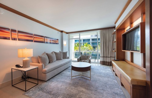 North Beach Condo | The Carillon Hotel One Bedroom with Balcony
