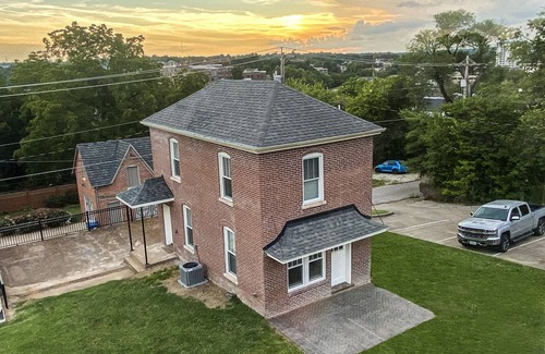 Jefferson City Cottage | The Carriage House at Parker's Place