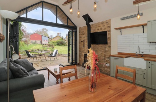 Barwick Cottage | THE CART SHED, with open fire in Yeovil, Somerset