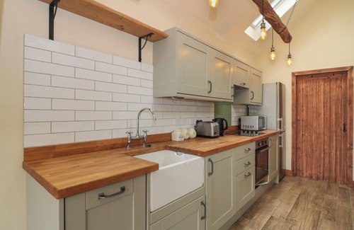 Barwick Cottage | THE CART SHED, with open fire in Yeovil, Somerset