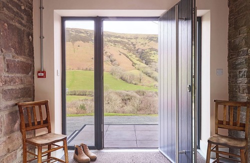 Longtown House | The Castle. Complete isolation in your own Welsh valley