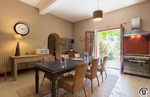Auragne House | The Castle Stables