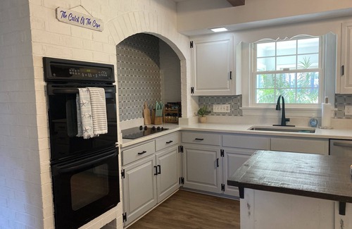 Cape Charles House | The Catch of the Cape- family friendly with game rooms, big yard, close to beach