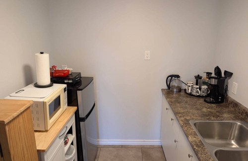 Alert Bay Apartment | The Cedar Suite, Central Apartment, Waterfront, 2 Beds