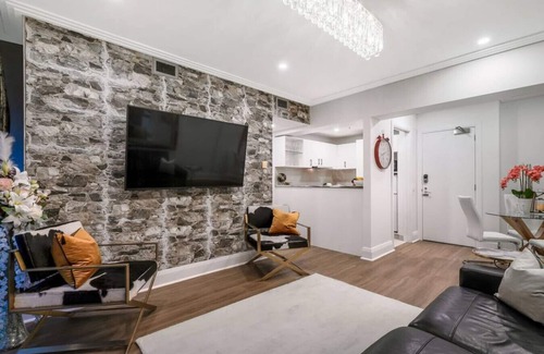 Auckland Central Business District Apartment | The Celebrity - Viaduct