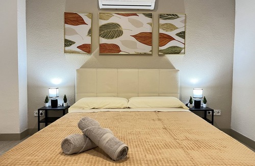 L'Amistat Apartment | ☆The Central Valencia Stay☆ w/King bed☆Parking☆Center