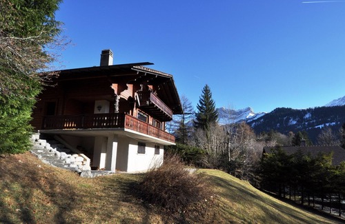 Barboleusaz Ski Chalet | The chalet is located 150m from the start of the Barboleuse gondola, linking the Villars-Gryon-Les D