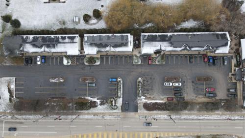 Mequon Hotel | The Chalet Motel