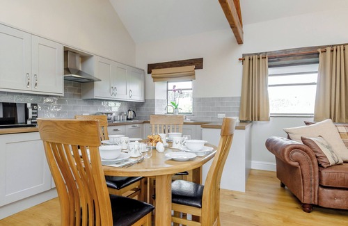 Hewelsfield Cottage | The Chicken Coop - UK12137