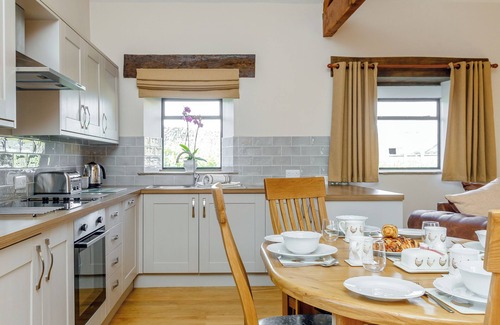 Hewelsfield Cottage | The Chicken Coop - UK12137