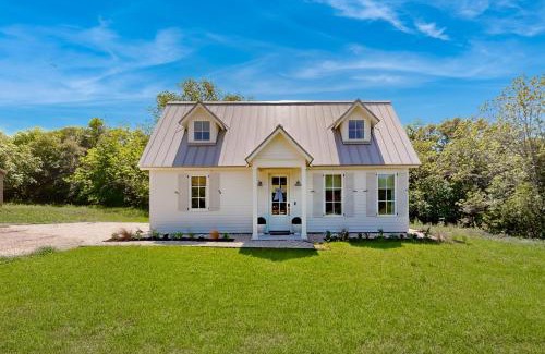 Brenham House | The Christmas Hill Cottages