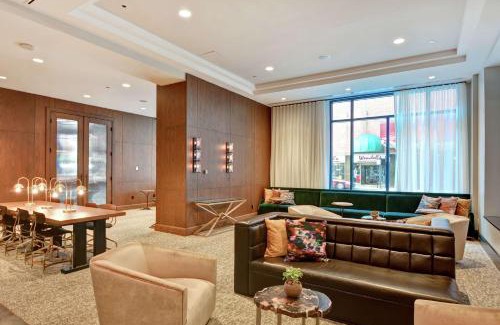 Downtown Cincinnati Hotel | The Cincinnatian Curio Collection by Hilton