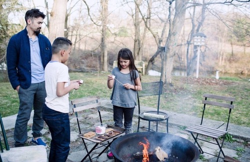 Taghkanic House | The City Farmers Upstate. 15 min from Hudson. Family friendly. Hot tub and Sauna