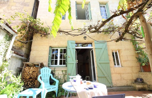 Bergerac House | 'The Claire's house' independant terrace in an old village couze saint front