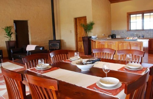 Emu Flat House | The Clare View HOUSE (pet friendly, wheelchair accessible)Sleep 8