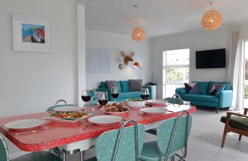 Te Anau House | The Clearwater Cottage - Te Anau Holiday Home