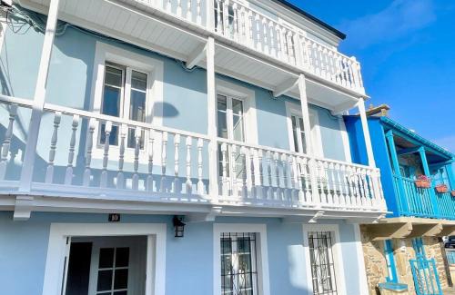 Porto do Barqueiro House | The Cliffs - Barqueiro Blue