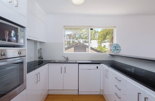 Soldiers Point Apartment | The Clippers, 3/131 Soldiers Point Road - fabulous waterfront unit