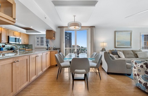 Park Shore Condo | The Club at Naples Cay 501