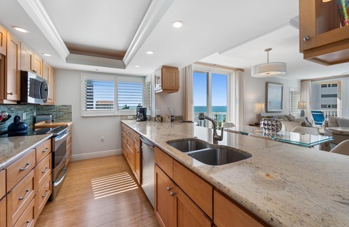 Park Shore Condo | The Club at Naples Cay 501