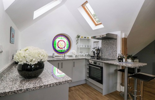Ludwel Cottage | THE COACH HOUSE, character holiday cottage, with open fire in Ludlow