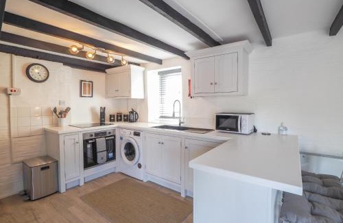 Newcastle Emlyn House | The Coach House Newcastle Emlyn
