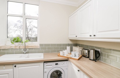 Box Cottage | THE COACH HOUSE, pet friendly, with open fire in Minchinhampton