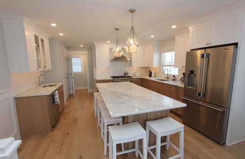 Avalon House | The Coastal Cove - Heart of Avalon - Walking distance to the beach!